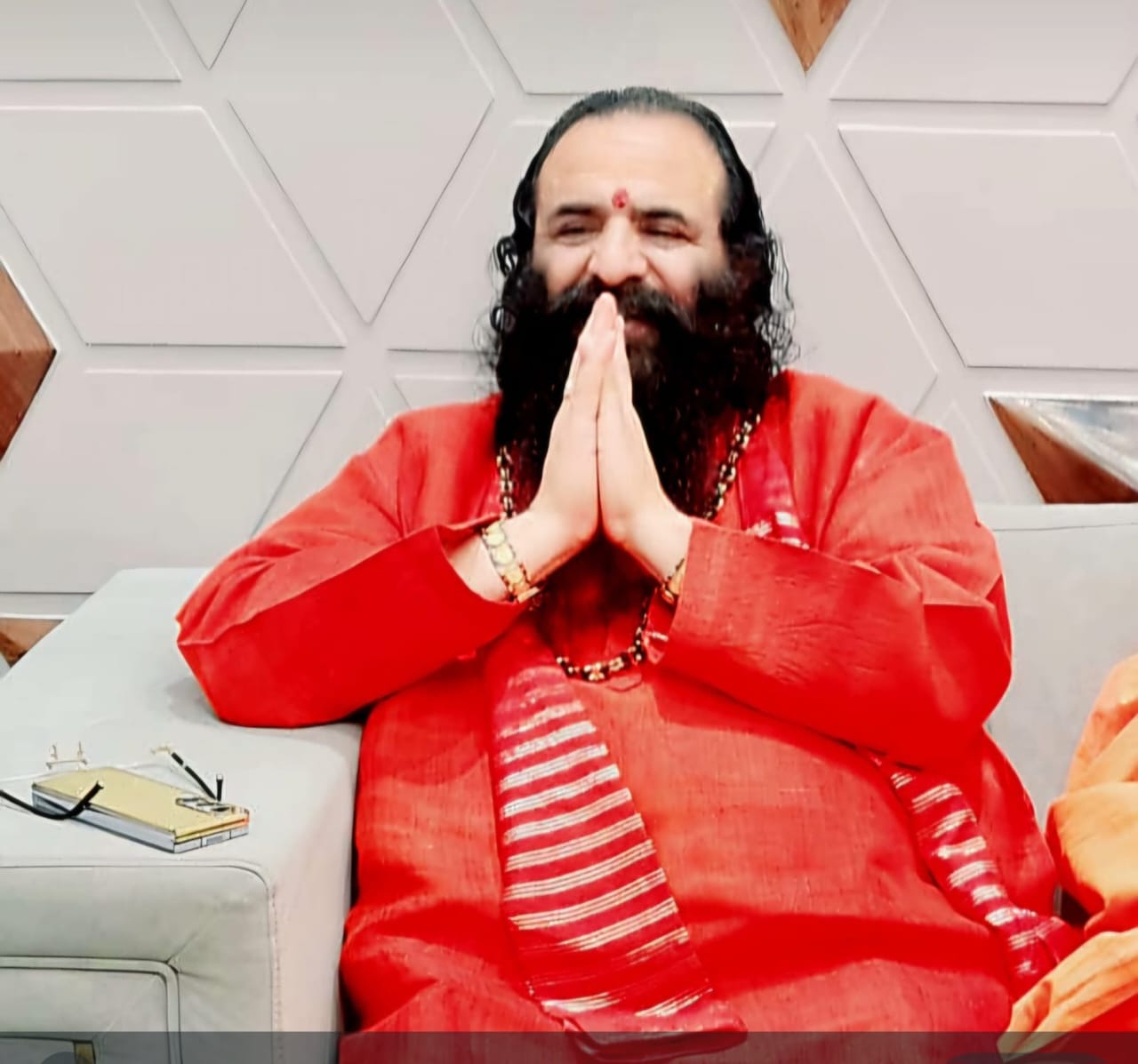 तपस्वी सीएम योगी ने लहराया सनातन का परचम : अखाड़ा परिषद